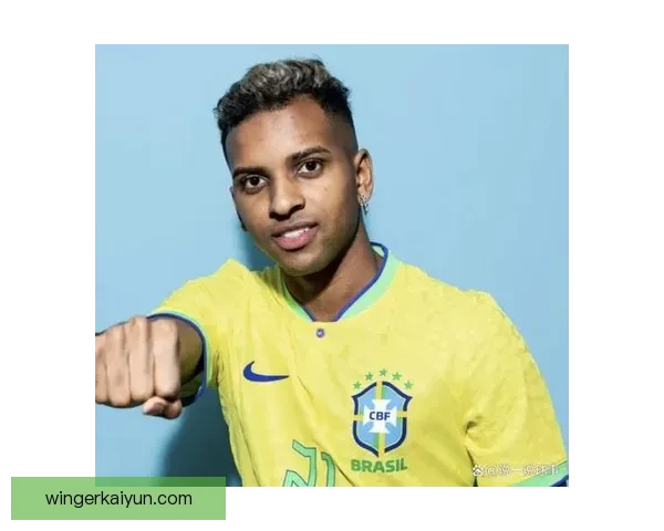 英超曼联王朝的辉煌历史背后，展现出不断提升的竞技状态与战术演变